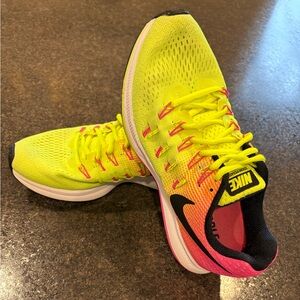 Nike Women's Rio Olympics Zoom Pegasus 33